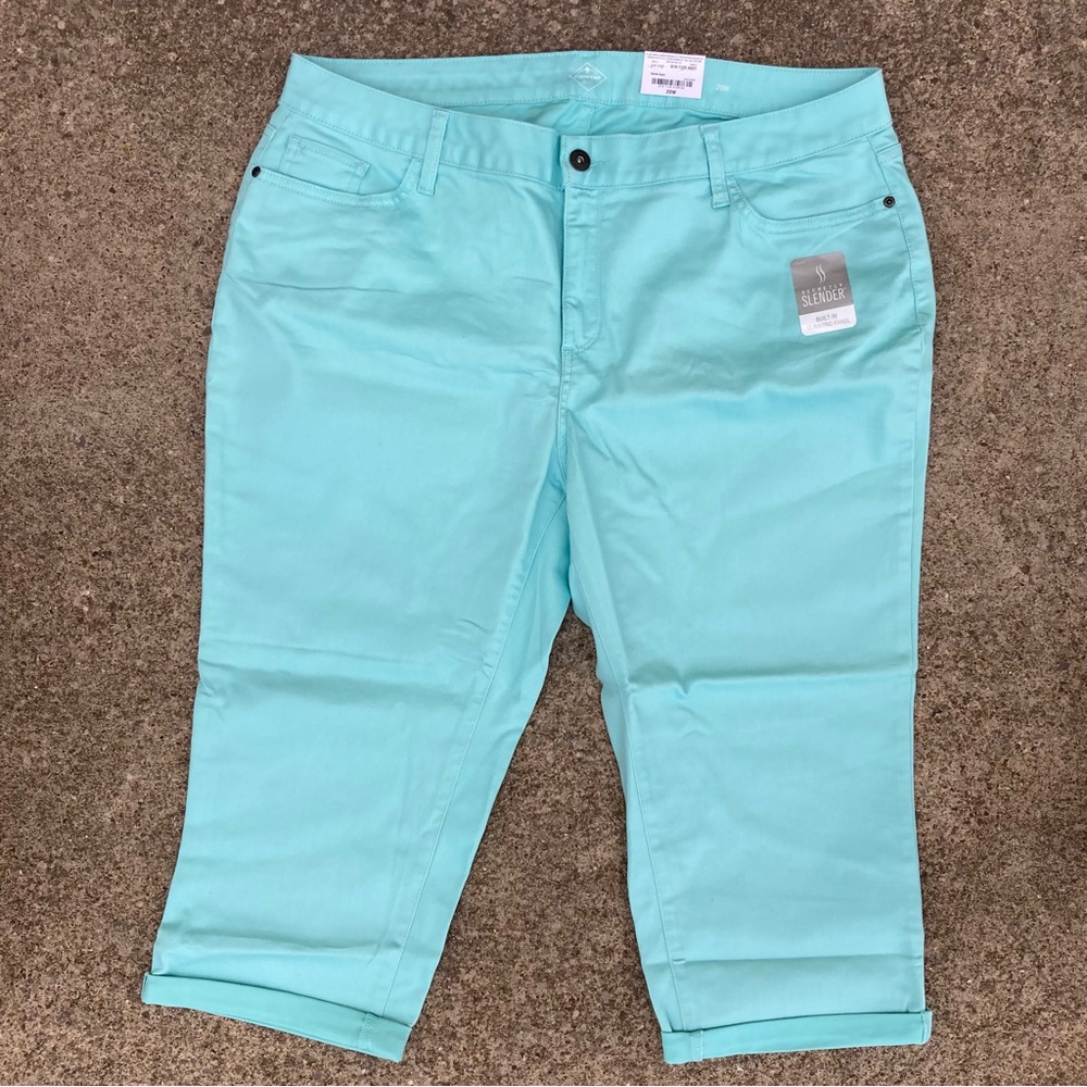 St John’s Bay Mid Rise Capri Size 20W in Glacier Aqua